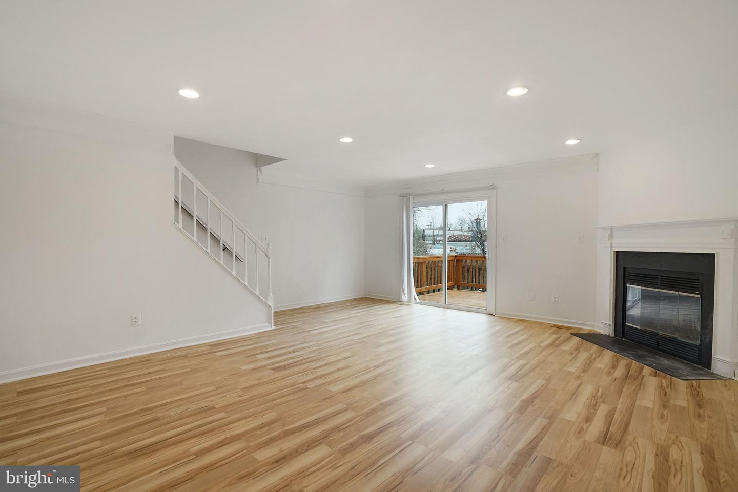 3733 ROXBURY LN, ALEXANDRIA, Virginia 22309, 2 Bedrooms Bedrooms, ,3 BathroomsBathrooms,Residential,For sale,3733 ROXBURY LN,VAFX2292382 MLS # VAFX2292382