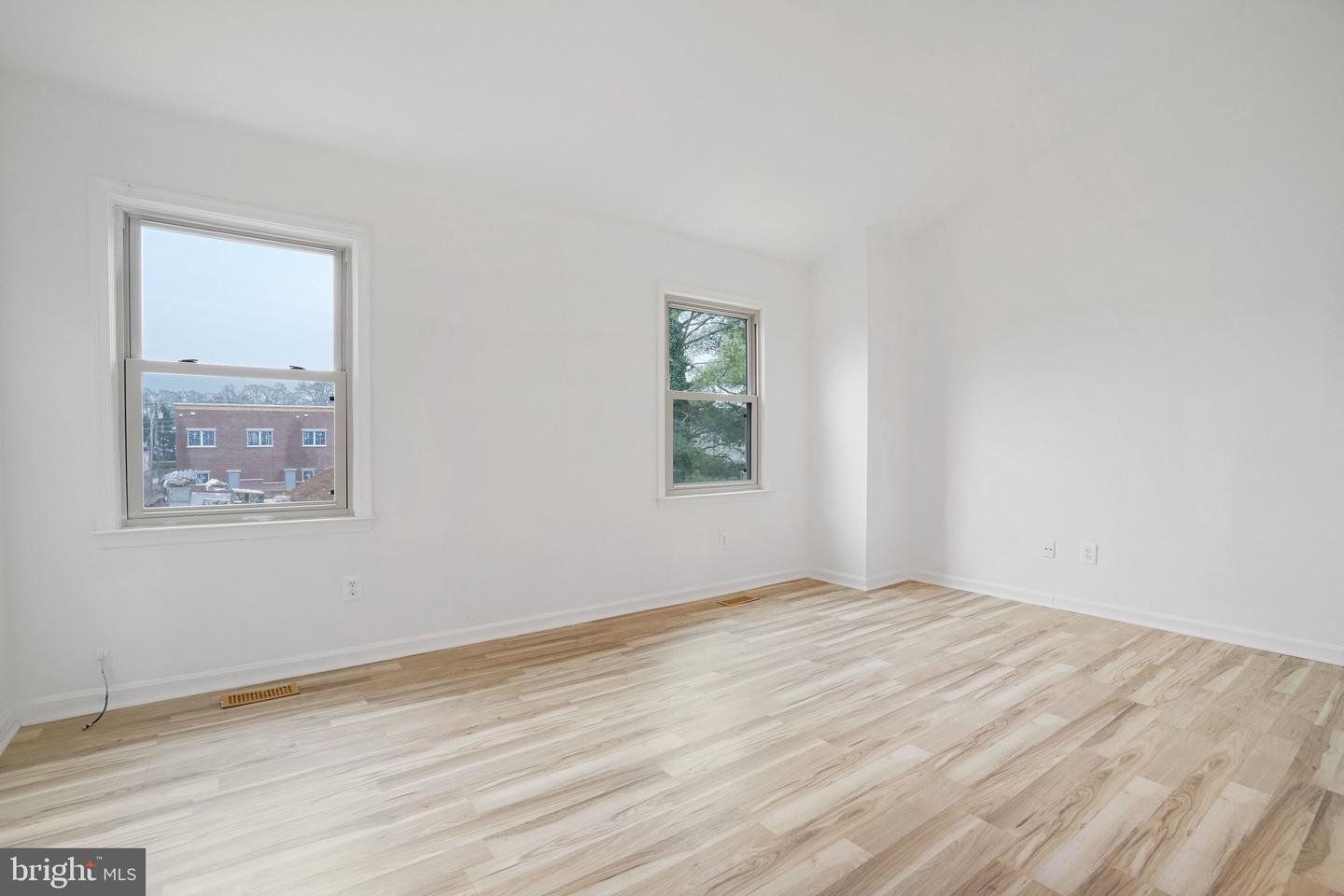 3733 ROXBURY LN, ALEXANDRIA, Virginia 22309, 2 Bedrooms Bedrooms, ,3 BathroomsBathrooms,Residential,For sale,3733 ROXBURY LN,VAFX2292382 MLS # VAFX2292382