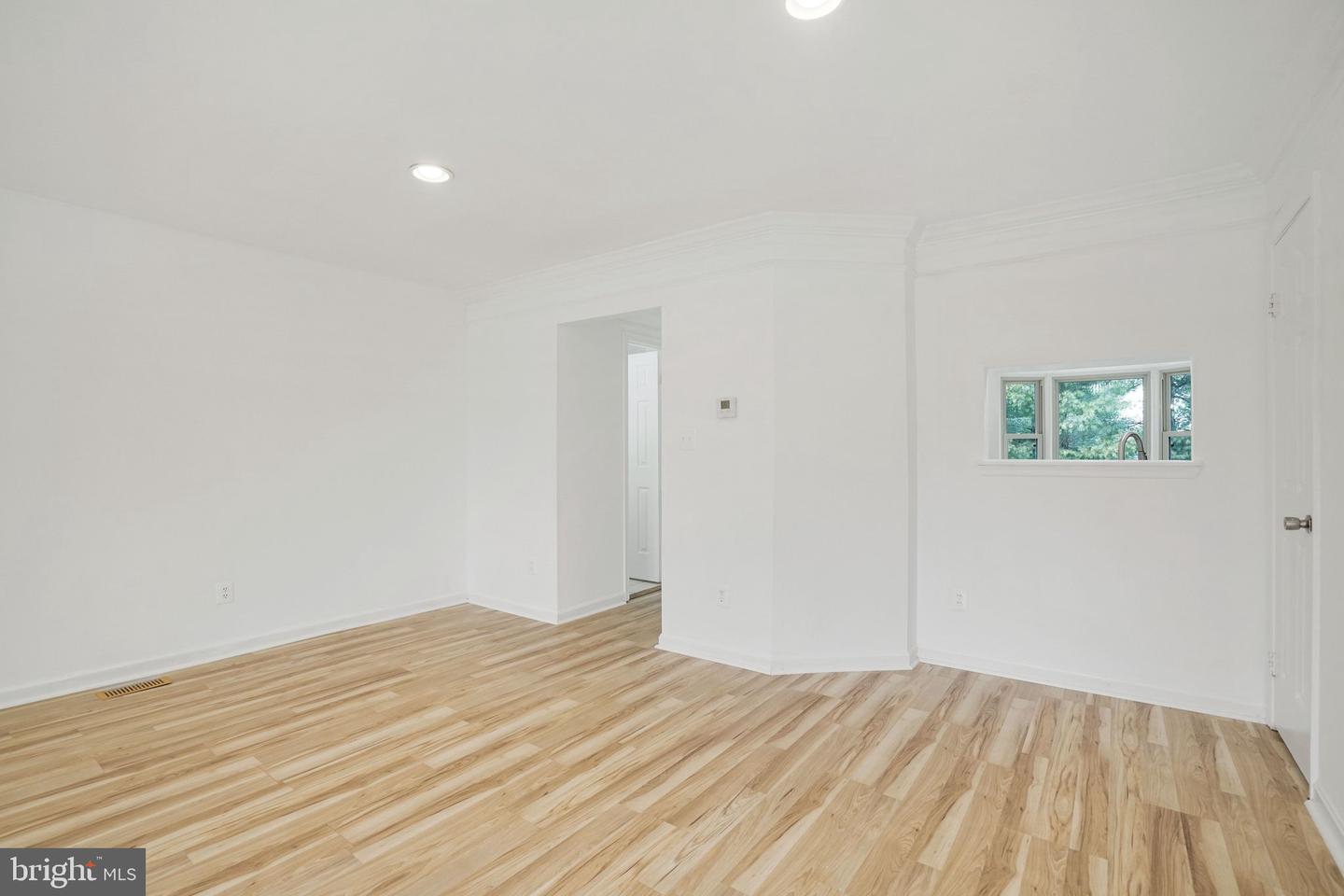 3733 ROXBURY LN, ALEXANDRIA, Virginia 22309, 2 Bedrooms Bedrooms, ,3 BathroomsBathrooms,Residential,For sale,3733 ROXBURY LN,VAFX2292382 MLS # VAFX2292382