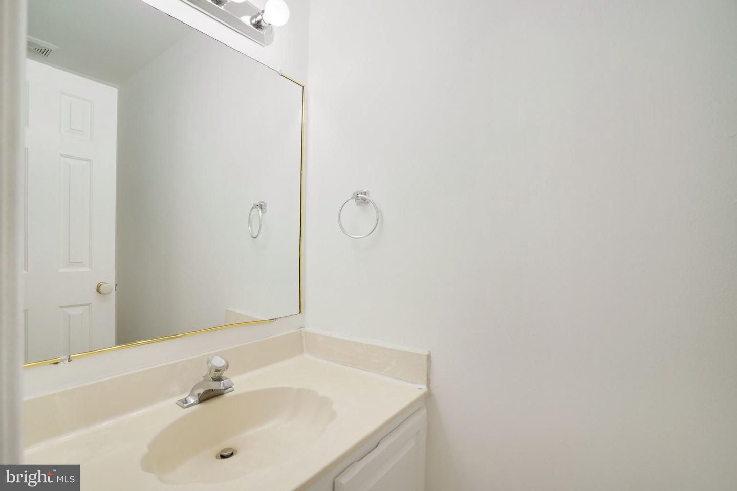 3733 ROXBURY LN, ALEXANDRIA, Virginia 22309, 2 Bedrooms Bedrooms, ,3 BathroomsBathrooms,Residential,For sale,3733 ROXBURY LN,VAFX2292382 MLS # VAFX2292382