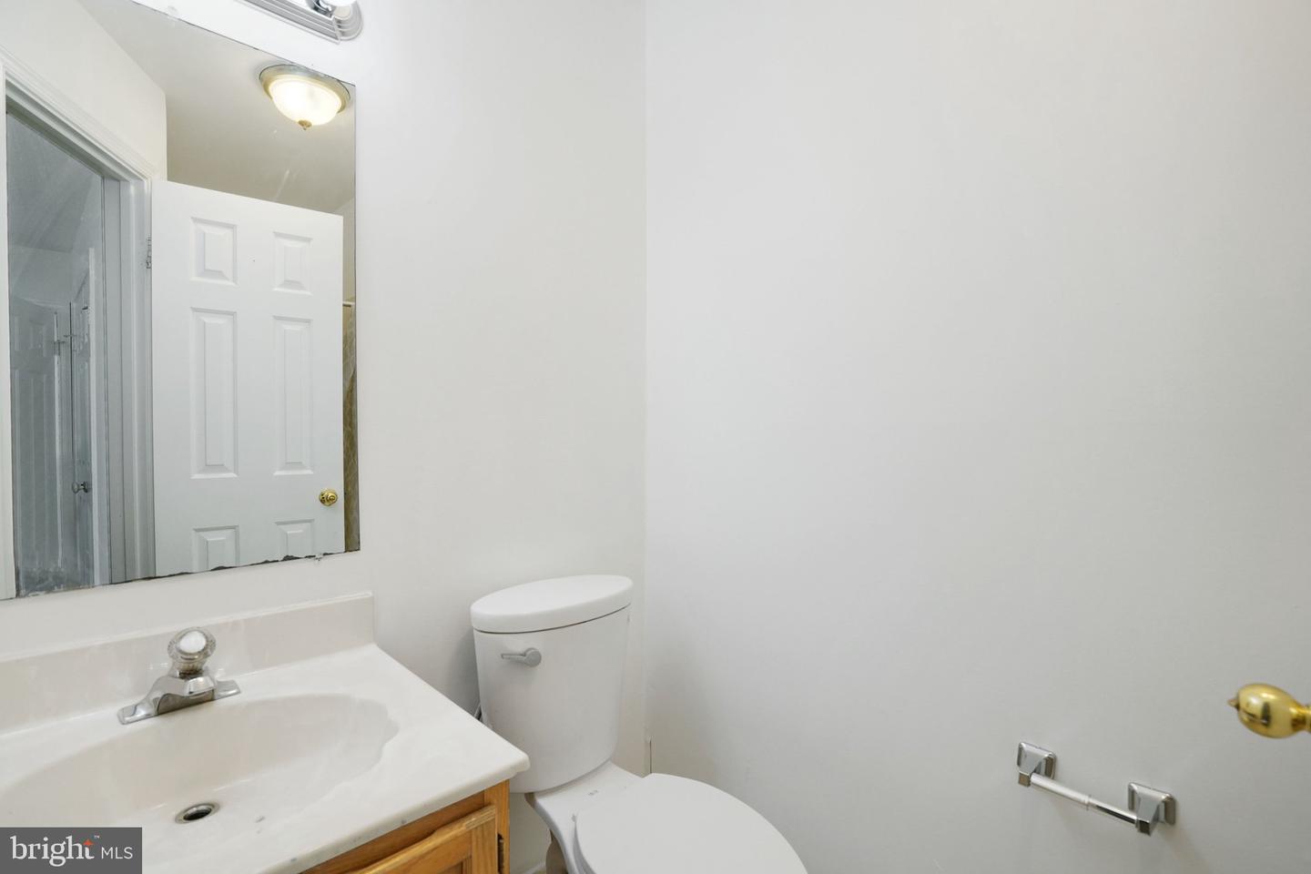 3733 ROXBURY LN, ALEXANDRIA, Virginia 22309, 2 Bedrooms Bedrooms, ,3 BathroomsBathrooms,Residential,For sale,3733 ROXBURY LN,VAFX2292382 MLS # VAFX2292382