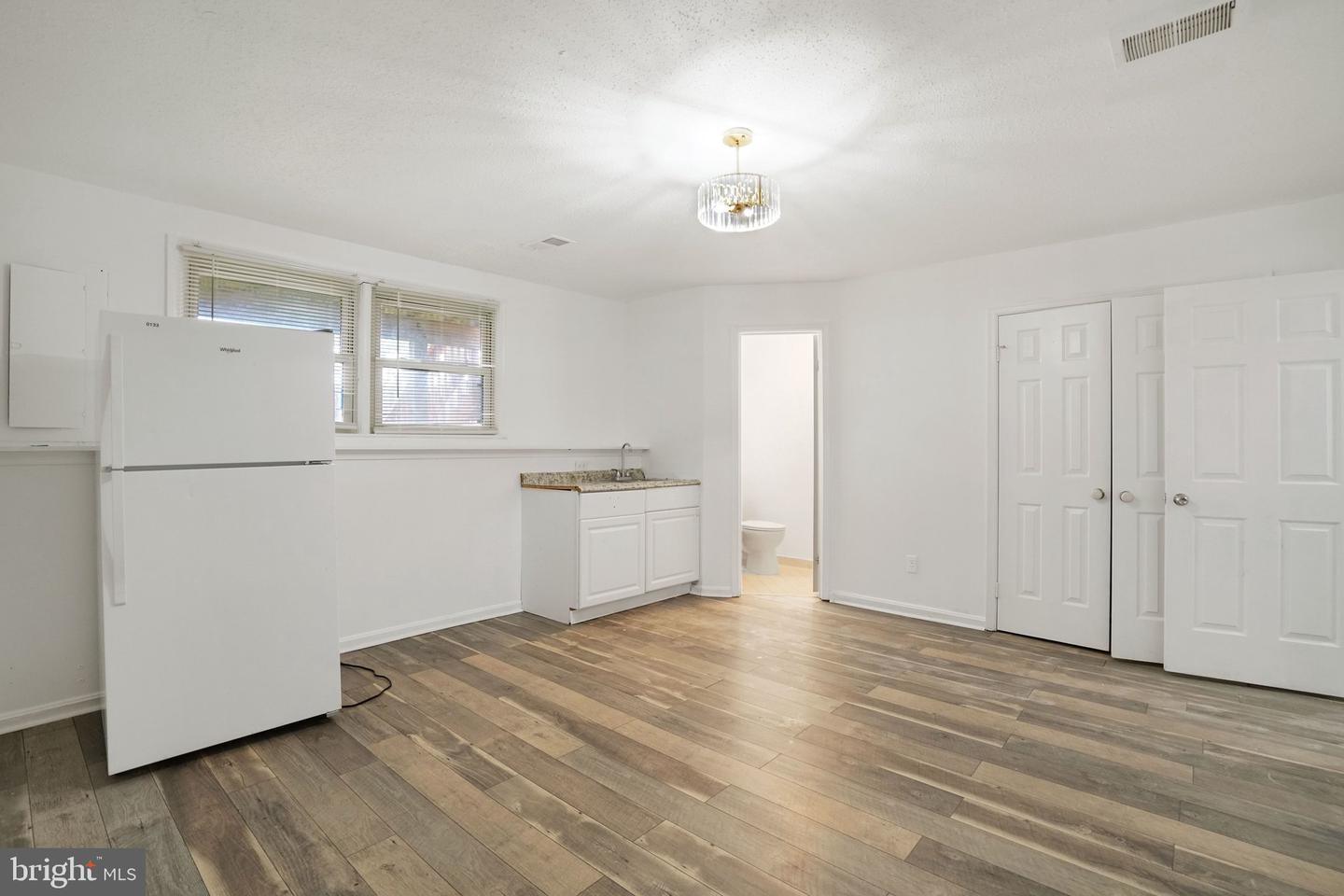 3733 ROXBURY LN, ALEXANDRIA, Virginia 22309, 2 Bedrooms Bedrooms, ,3 BathroomsBathrooms,Residential,For sale,3733 ROXBURY LN,VAFX2292382 MLS # VAFX2292382