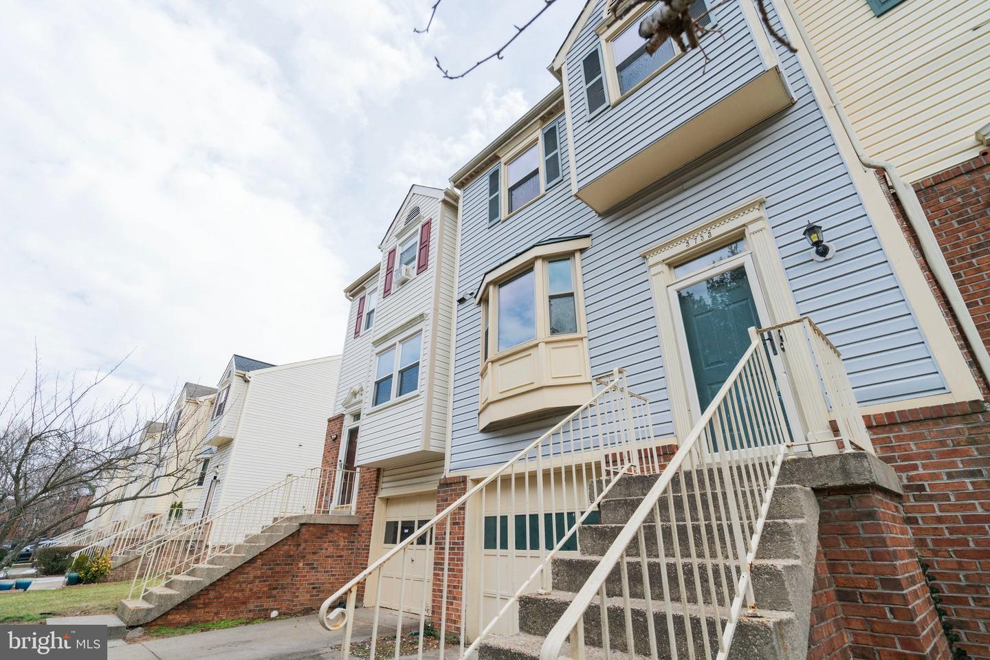 3733 ROXBURY LN, ALEXANDRIA, Virginia 22309, 2 Bedrooms Bedrooms, ,3 BathroomsBathrooms,Residential,For sale,3733 ROXBURY LN,VAFX2292382 MLS # VAFX2292382