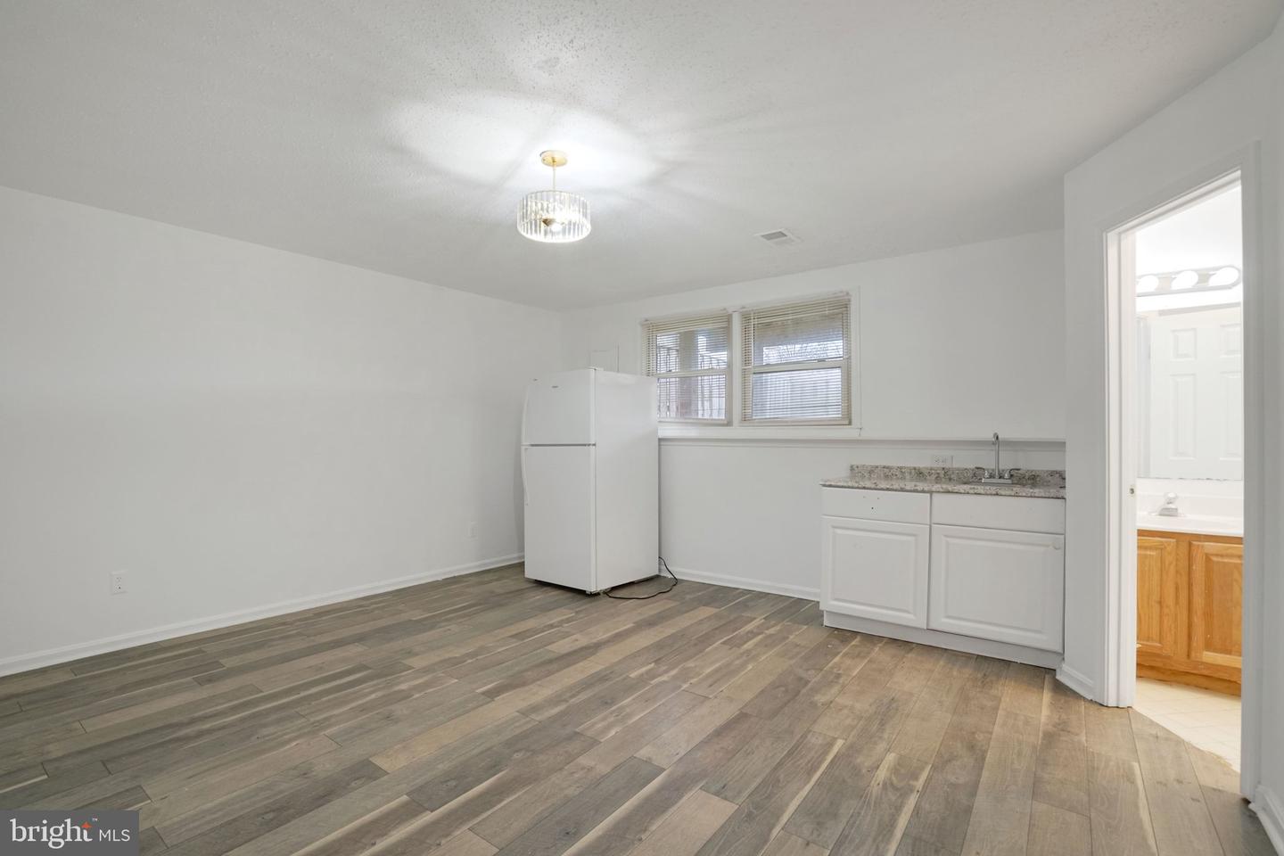 3733 ROXBURY LN, ALEXANDRIA, Virginia 22309, 2 Bedrooms Bedrooms, ,3 BathroomsBathrooms,Residential,For sale,3733 ROXBURY LN,VAFX2292382 MLS # VAFX2292382