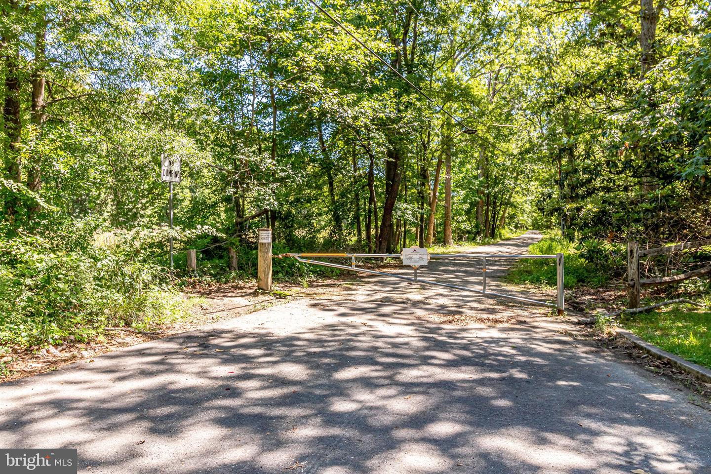 3733 ROXBURY LN, ALEXANDRIA, Virginia 22309, 2 Bedrooms Bedrooms, ,3 BathroomsBathrooms,Residential,For sale,3733 ROXBURY LN,VAFX2292382 MLS # VAFX2292382