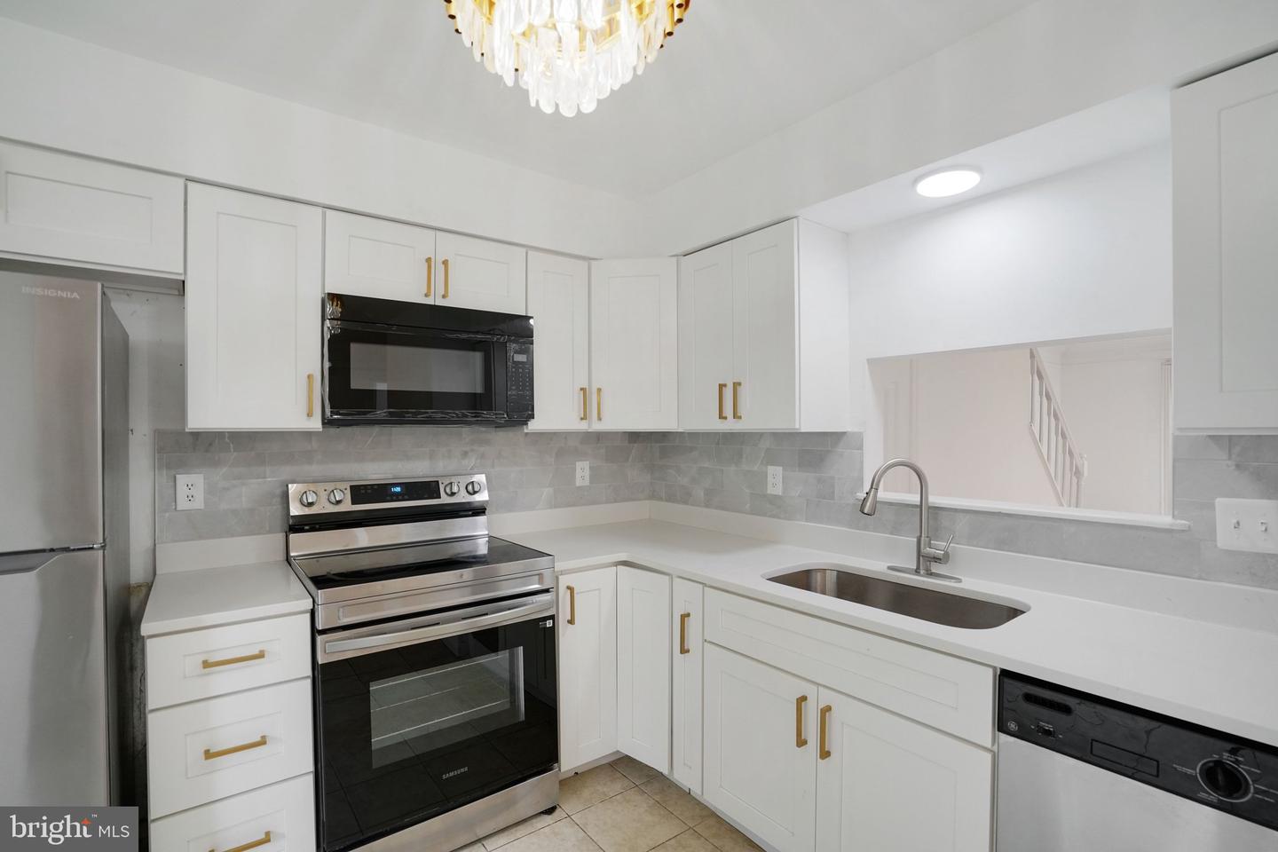 3733 ROXBURY LN, ALEXANDRIA, Virginia 22309, 2 Bedrooms Bedrooms, ,3 BathroomsBathrooms,Residential,For sale,3733 ROXBURY LN,VAFX2292382 MLS # VAFX2292382