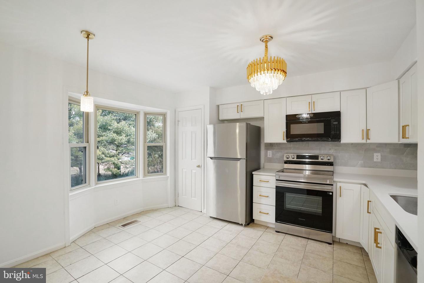 3733 ROXBURY LN, ALEXANDRIA, Virginia 22309, 2 Bedrooms Bedrooms, ,3 BathroomsBathrooms,Residential,For sale,3733 ROXBURY LN,VAFX2292382 MLS # VAFX2292382