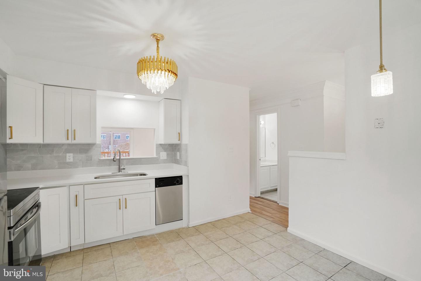 3733 ROXBURY LN, ALEXANDRIA, Virginia 22309, 2 Bedrooms Bedrooms, ,3 BathroomsBathrooms,Residential,For sale,3733 ROXBURY LN,VAFX2292382 MLS # VAFX2292382