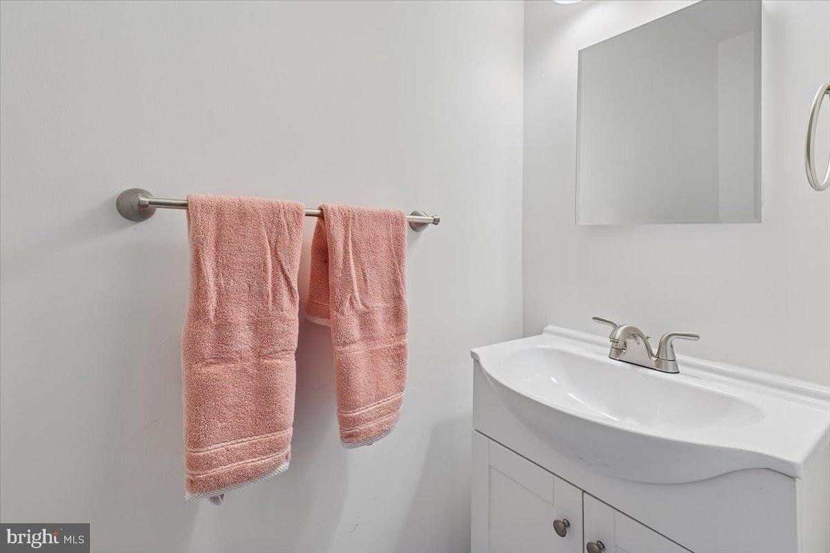 10921 HARPERS SQUARE CT, RESTON, Virginia 20191, 3 Bedrooms Bedrooms, ,2 BathroomsBathrooms,Residential,For sale,10921 HARPERS SQUARE CT,VAFX2292466 MLS # VAFX2292466