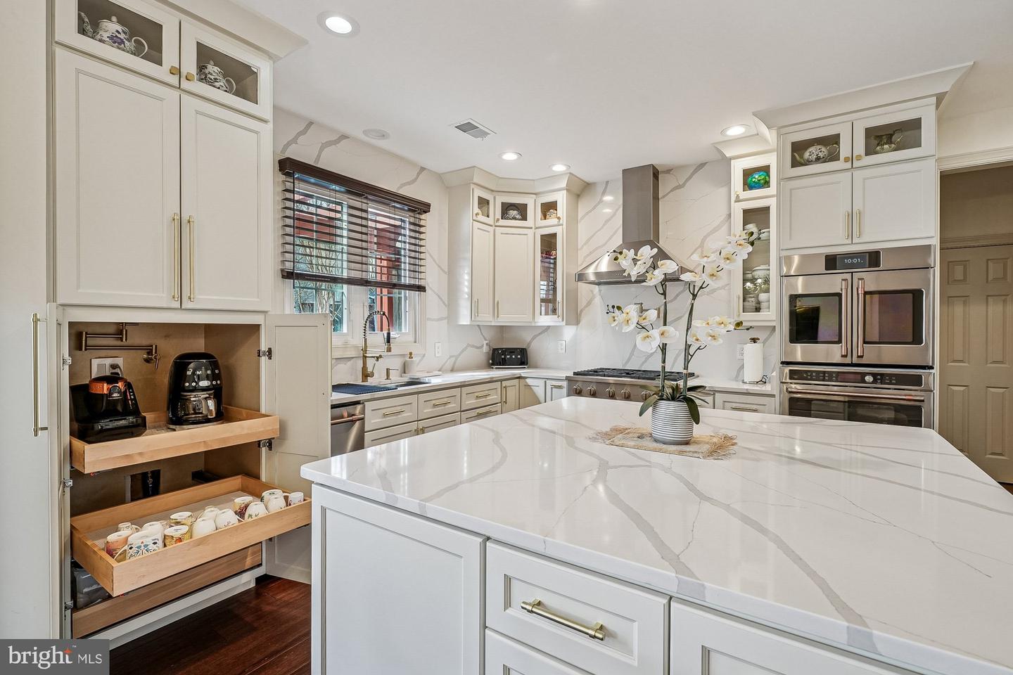 13303 REGAL CREST DR, CLIFTON, Virginia 20124, 4 Bedrooms Bedrooms, ,4 BathroomsBathrooms,Residential,For sale,13303 REGAL CREST DR,VAFX2292468 MLS # VAFX2292468