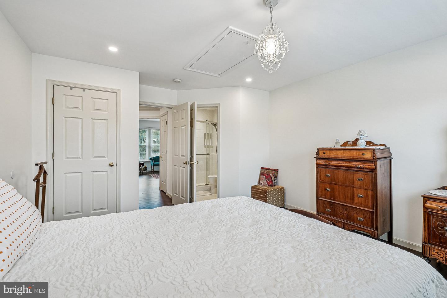 13303 REGAL CREST DR, CLIFTON, Virginia 20124, 4 Bedrooms Bedrooms, ,4 BathroomsBathrooms,Residential,For sale,13303 REGAL CREST DR,VAFX2292468 MLS # VAFX2292468