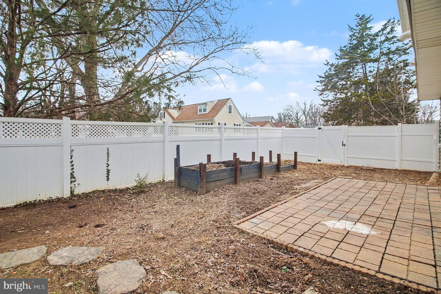 1002 MARTINGALE CT, FREDERICKSBURG, Virginia 22401, 5 Bedrooms Bedrooms, 12 Rooms Rooms,3 BathroomsBathrooms,Residential,For sale,1002 MARTINGALE CT,VAFB2009706 MLS # VAFB2009706