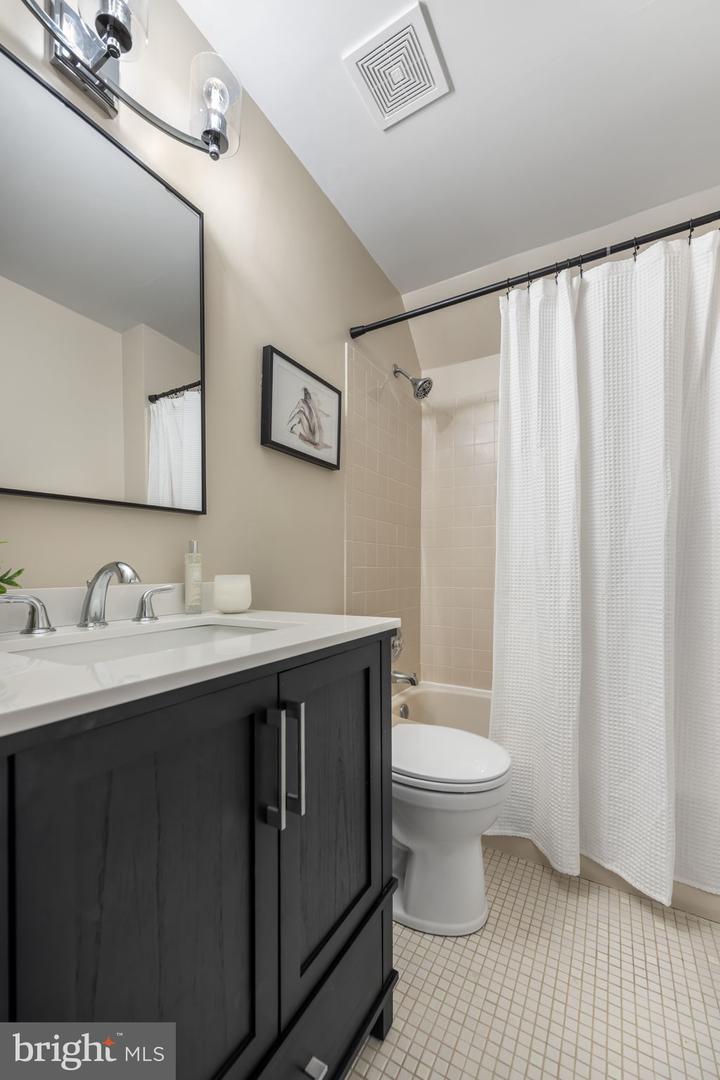 1432 KENMORE AVE, FREDERICKSBURG, Virginia 22401, 1 Bedroom Bedrooms, ,1 BathroomBathrooms,Residential,For sale,1432 KENMORE AVE,VAFB2009708 MLS # VAFB2009708