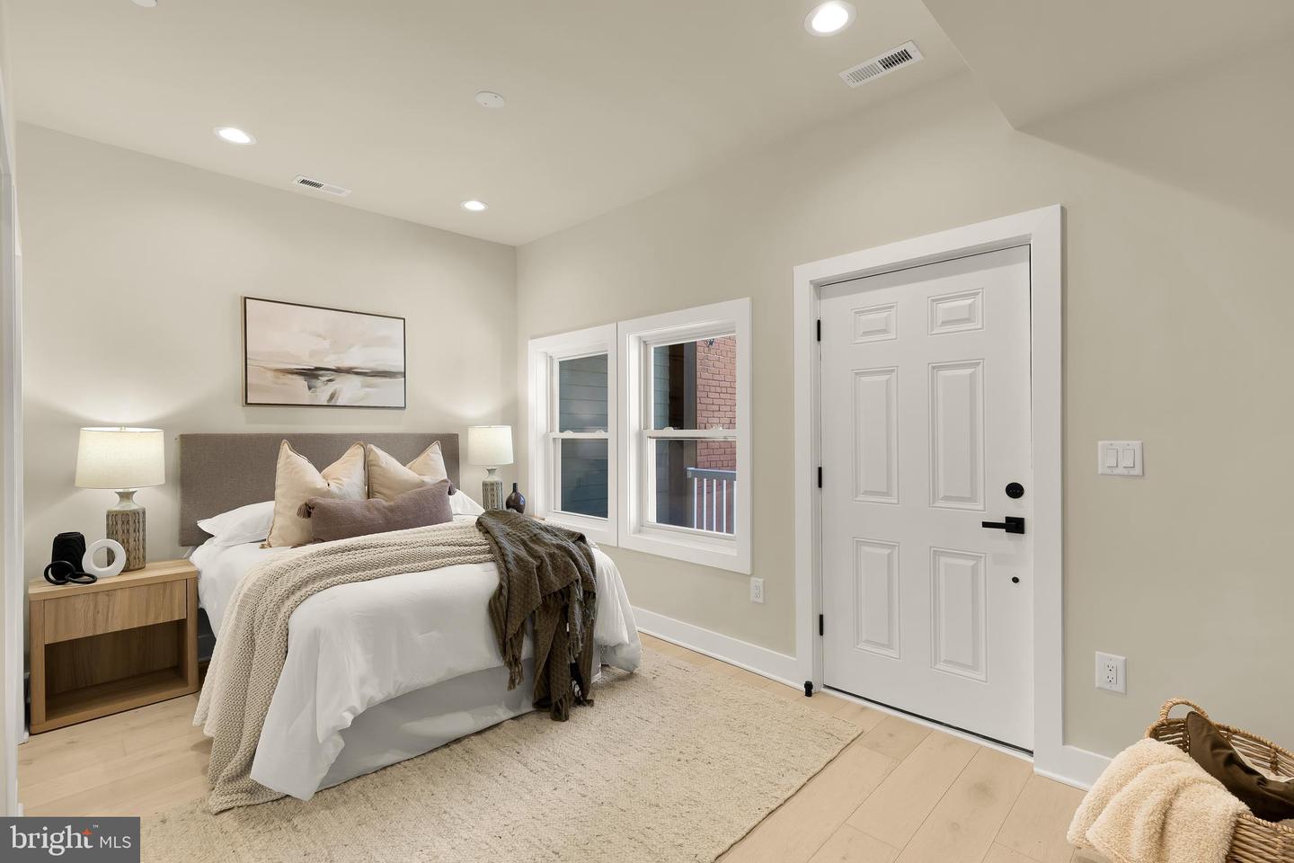 422 WARNER ST NW, WASHINGTON, District Of Columbia 20001, 4 Bedrooms Bedrooms, ,4 BathroomsBathrooms,Residential,For sale,422 WARNER ST NW,DCDC2247590 MLS # DCDC2247590