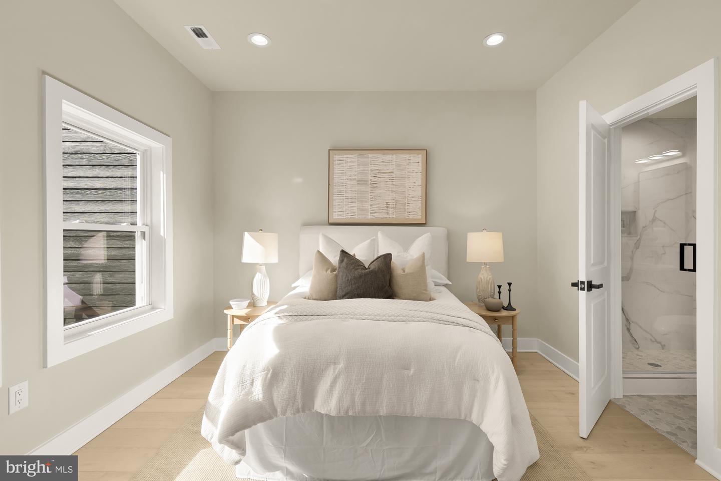 422 WARNER ST NW, WASHINGTON, District Of Columbia 20001, 4 Bedrooms Bedrooms, ,4 BathroomsBathrooms,Residential,For sale,422 WARNER ST NW,DCDC2247590 MLS # DCDC2247590