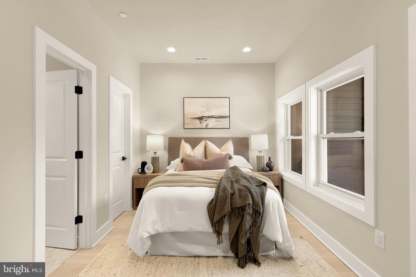 422 WARNER ST NW, WASHINGTON, District Of Columbia 20001, 4 Bedrooms Bedrooms, ,4 BathroomsBathrooms,Residential,For sale,422 WARNER ST NW,DCDC2247590 MLS # DCDC2247590