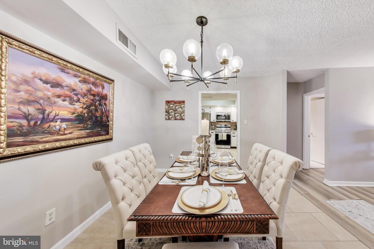 1101 S ARLINGTON RIDGE RD #305, ARLINGTON, Virginia 22202, 2 Bedrooms Bedrooms, ,2 BathroomsBathrooms,Residential,For sale,1101 S ARLINGTON RIDGE RD #305,VAAR2069254 MLS # VAAR2069254