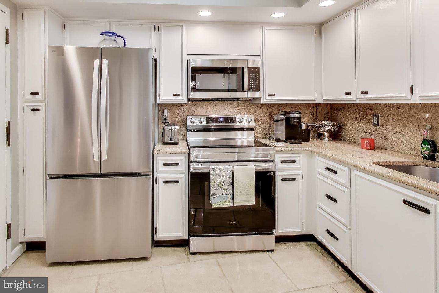 1101 S ARLINGTON RIDGE RD #305, ARLINGTON, Virginia 22202, 2 Bedrooms Bedrooms, ,2 BathroomsBathrooms,Residential,For sale,1101 S ARLINGTON RIDGE RD #305,VAAR2069254 MLS # VAAR2069254