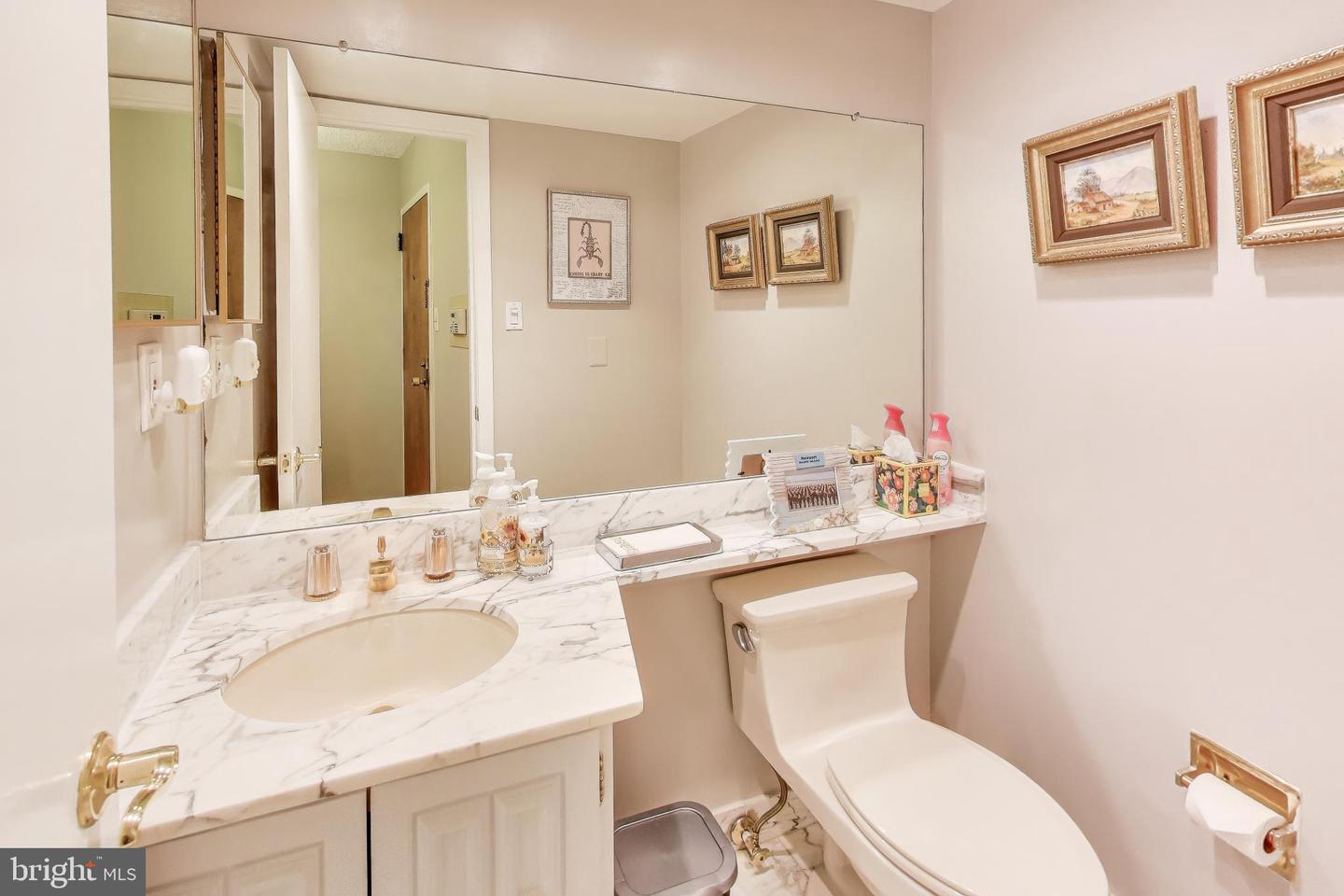 1101 S ARLINGTON RIDGE RD #305, ARLINGTON, Virginia 22202, 2 Bedrooms Bedrooms, ,2 BathroomsBathrooms,Residential,For sale,1101 S ARLINGTON RIDGE RD #305,VAAR2069254 MLS # VAAR2069254