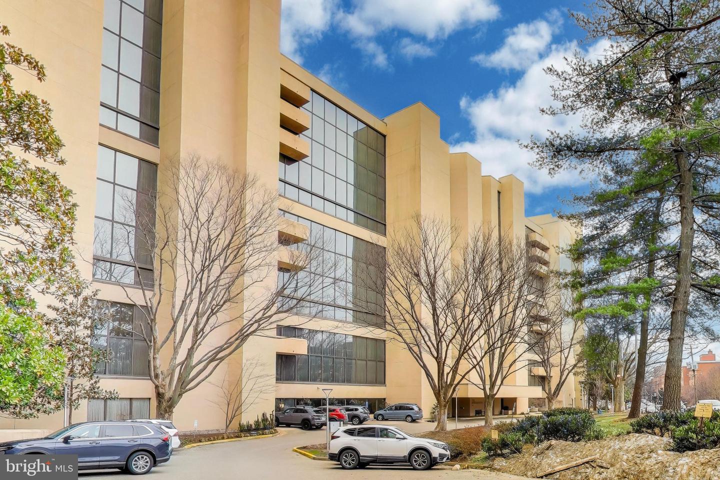 1101 S ARLINGTON RIDGE RD #305, ARLINGTON, Virginia 22202, 2 Bedrooms Bedrooms, ,2 BathroomsBathrooms,Residential,For sale,1101 S ARLINGTON RIDGE RD #305,VAAR2069254 MLS # VAAR2069254