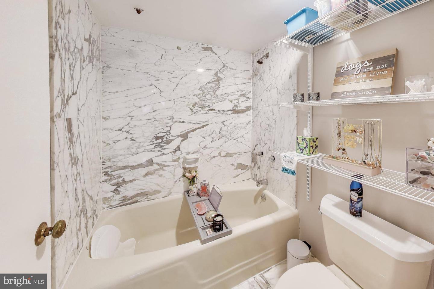 1101 S ARLINGTON RIDGE RD #305, ARLINGTON, Virginia 22202, 2 Bedrooms Bedrooms, ,2 BathroomsBathrooms,Residential,For sale,1101 S ARLINGTON RIDGE RD #305,VAAR2069254 MLS # VAAR2069254