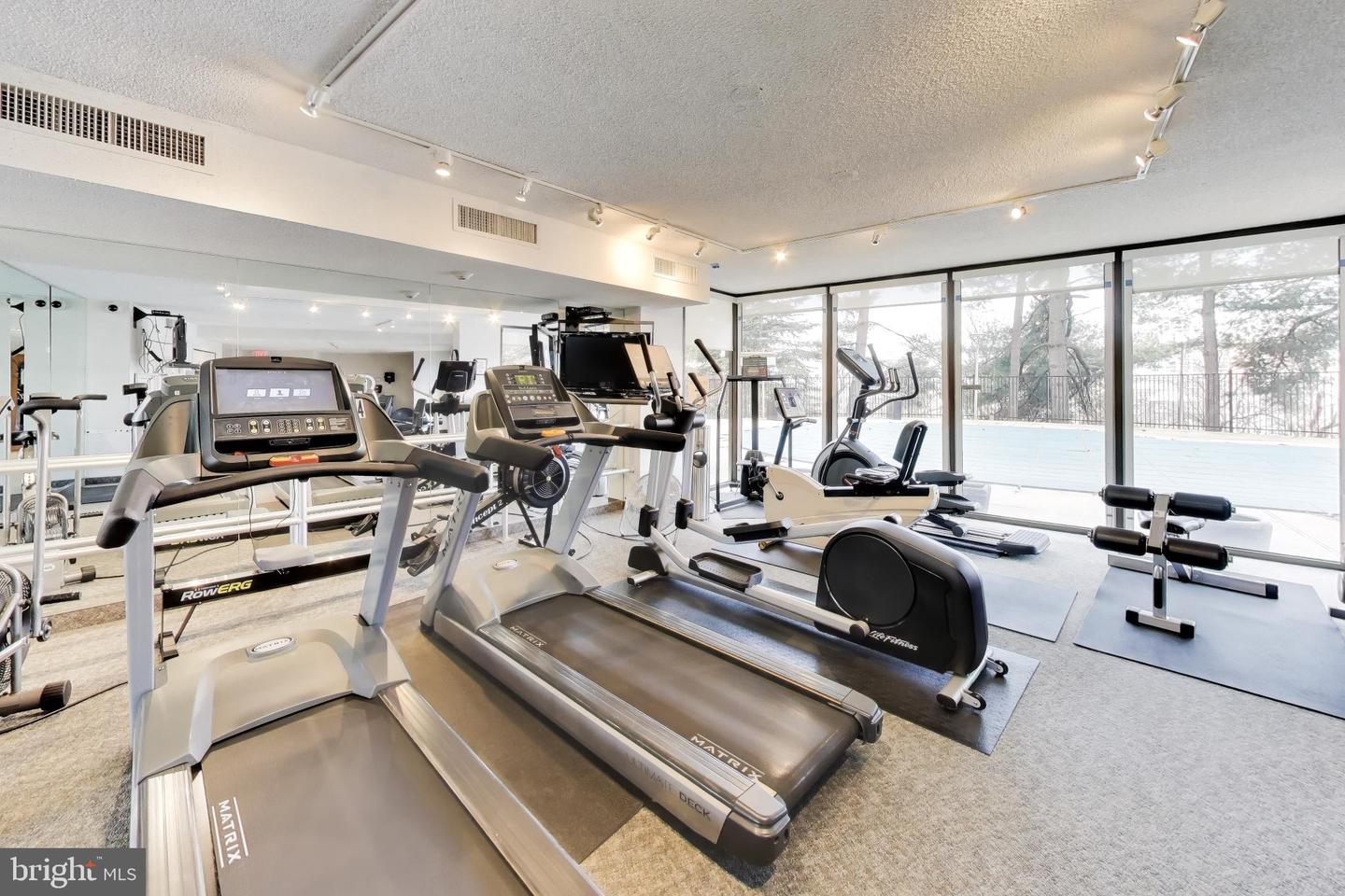 1101 S ARLINGTON RIDGE RD #305, ARLINGTON, Virginia 22202, 2 Bedrooms Bedrooms, ,2 BathroomsBathrooms,Residential,For sale,1101 S ARLINGTON RIDGE RD #305,VAAR2069254 MLS # VAAR2069254