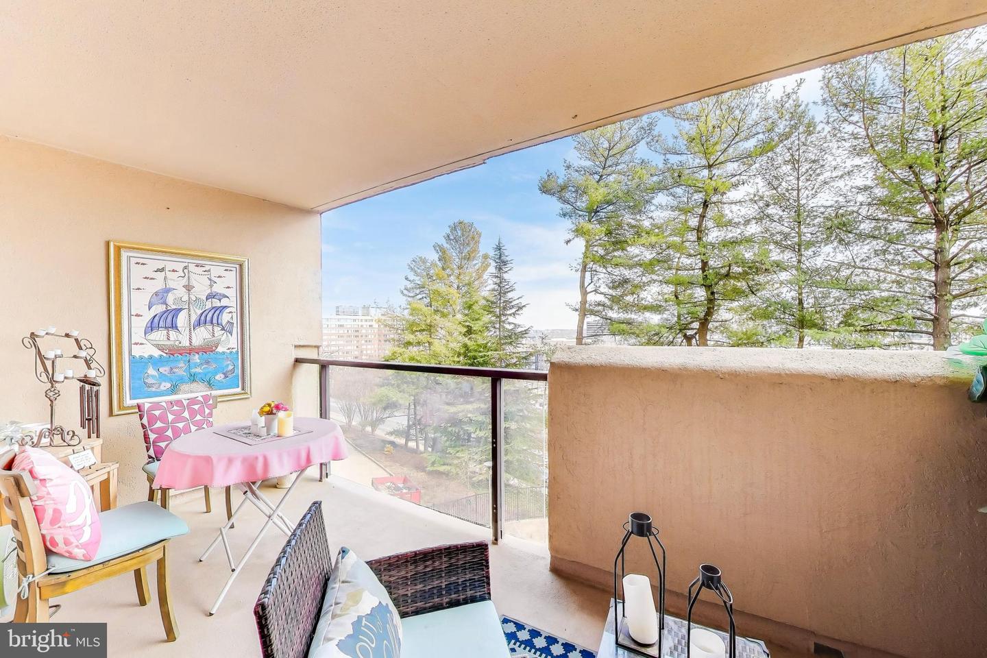 1101 S ARLINGTON RIDGE RD #305, ARLINGTON, Virginia 22202, 2 Bedrooms Bedrooms, ,2 BathroomsBathrooms,Residential,For sale,1101 S ARLINGTON RIDGE RD #305,VAAR2069254 MLS # VAAR2069254