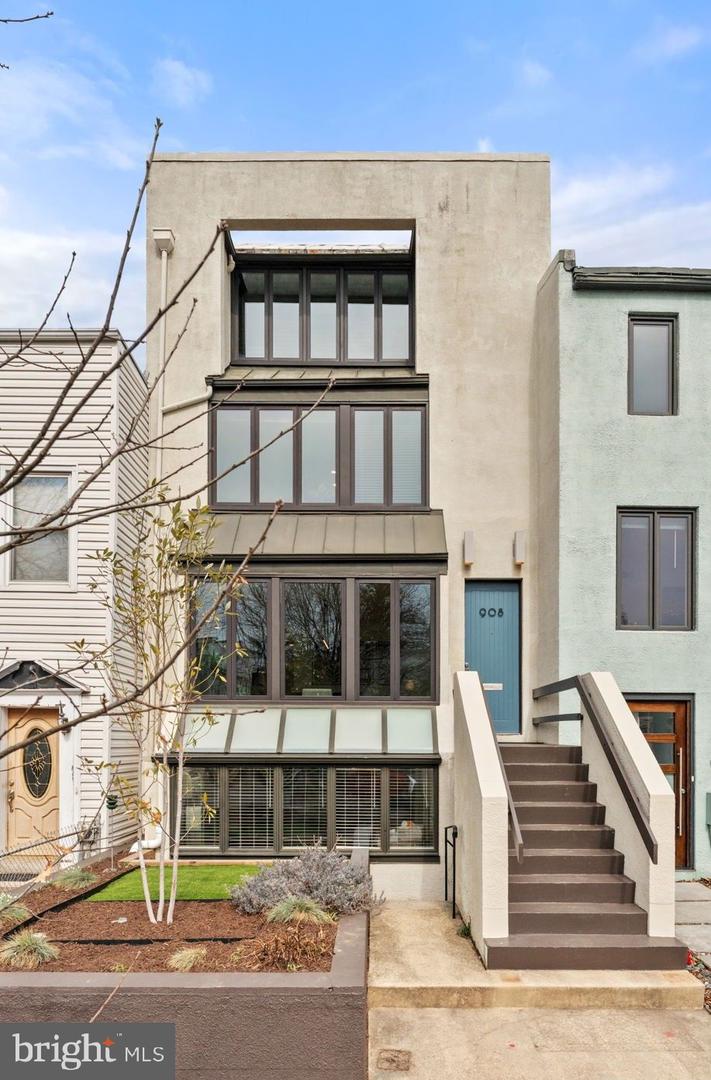 908 INDEPENDENCE AVE SE, WASHINGTON, District Of Columbia 20003, 5 Bedrooms Bedrooms, ,3 BathroomsBathrooms,Residential,For sale,908 INDEPENDENCE AVE SE,DCDC2247618 MLS # DCDC2247618