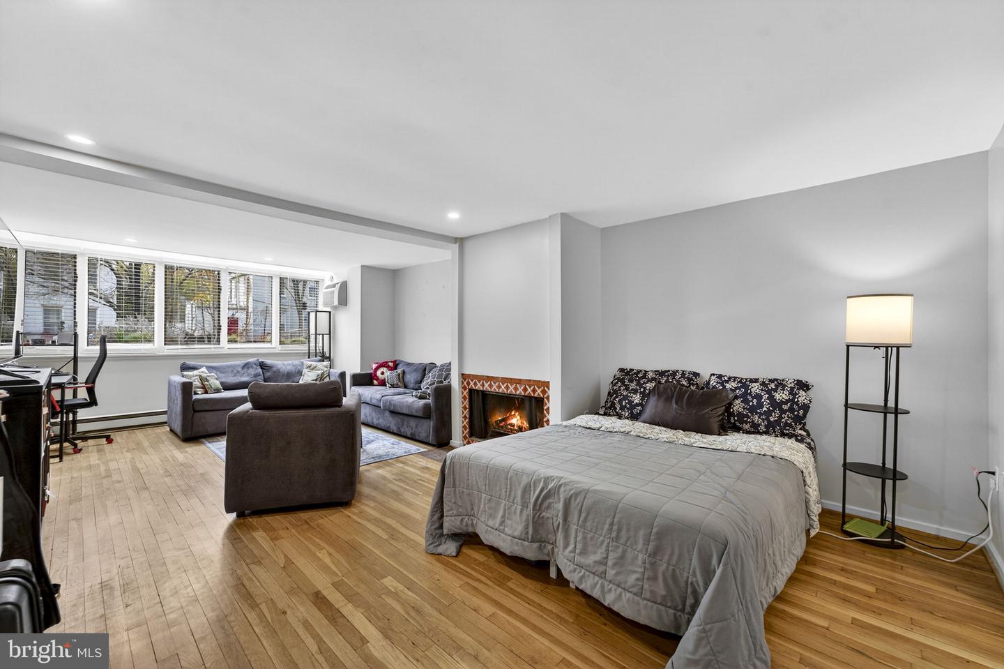 908 INDEPENDENCE AVE SE, WASHINGTON, District Of Columbia 20003, 5 Bedrooms Bedrooms, ,3 BathroomsBathrooms,Residential,For sale,908 INDEPENDENCE AVE SE,DCDC2247618 MLS # DCDC2247618