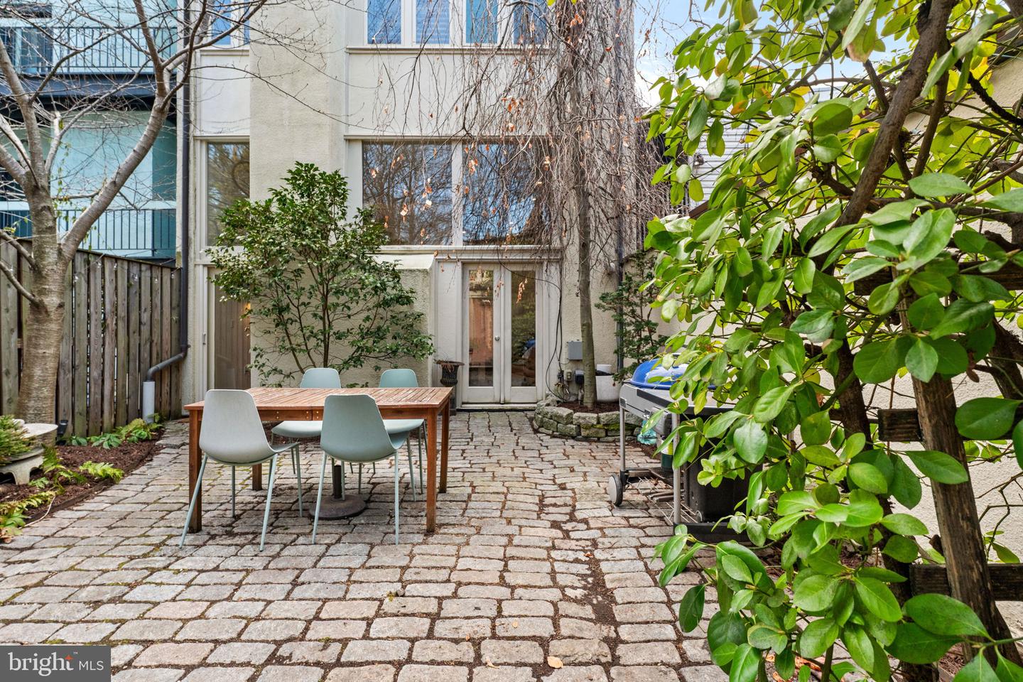 908 INDEPENDENCE AVE SE, WASHINGTON, District Of Columbia 20003, 5 Bedrooms Bedrooms, ,3 BathroomsBathrooms,Residential,For sale,908 INDEPENDENCE AVE SE,DCDC2247618 MLS # DCDC2247618