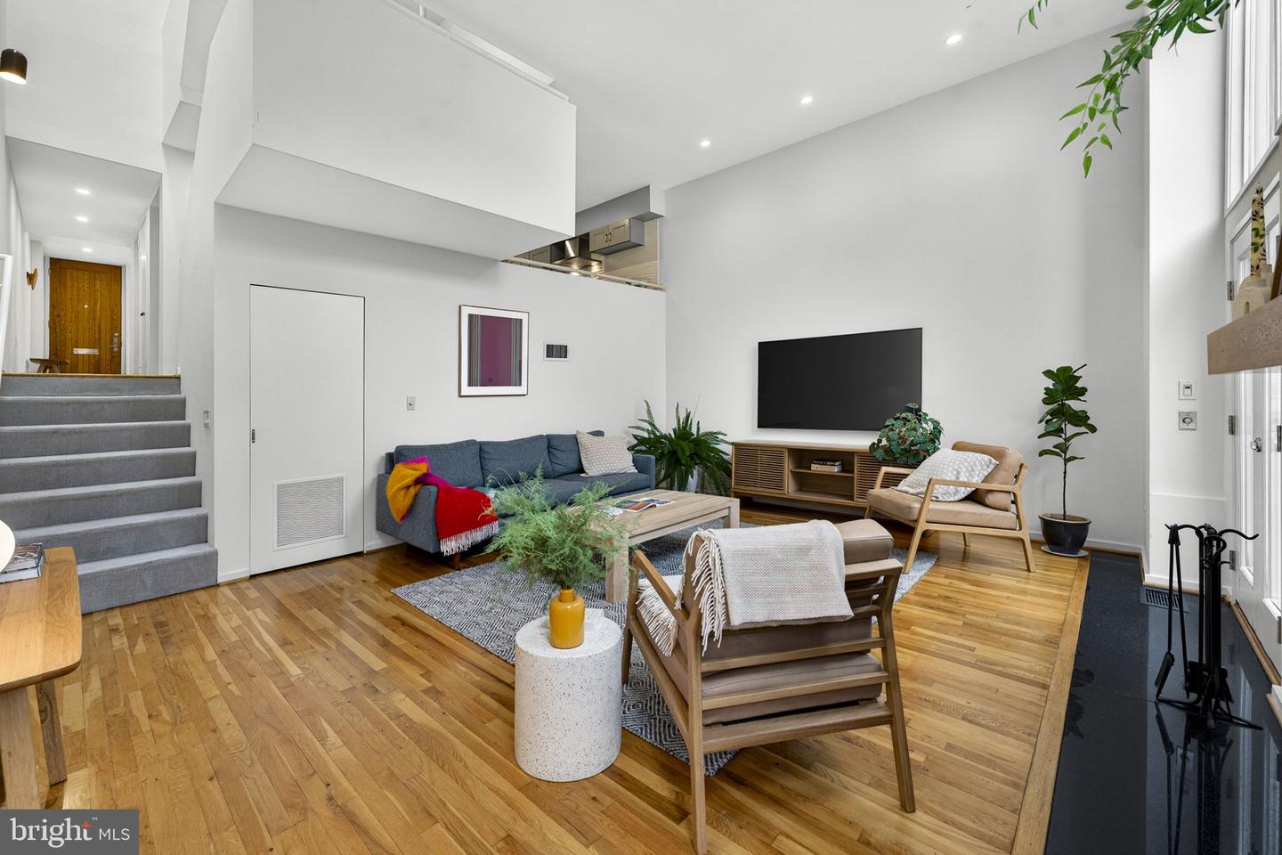 908 INDEPENDENCE AVE SE, WASHINGTON, District Of Columbia 20003, 5 Bedrooms Bedrooms, ,3 BathroomsBathrooms,Residential,For sale,908 INDEPENDENCE AVE SE,DCDC2247618 MLS # DCDC2247618