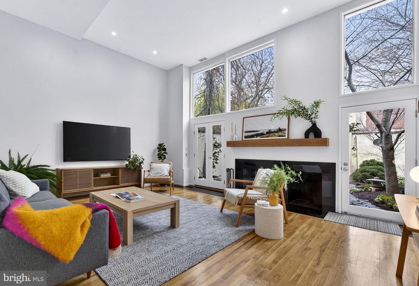 908 INDEPENDENCE AVE SE, WASHINGTON, District Of Columbia 20003, 5 Bedrooms Bedrooms, ,3 BathroomsBathrooms,Residential,For sale,908 INDEPENDENCE AVE SE,DCDC2247618 MLS # DCDC2247618