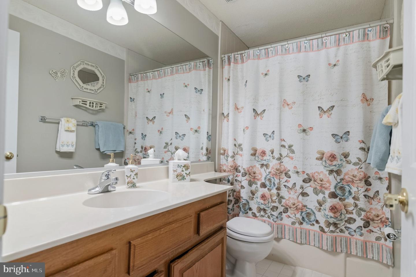 13209 MOUNTAIN ASH CT, WOODBRIDGE, Virginia 22192, 5 Bedrooms Bedrooms, ,3 BathroomsBathrooms,Residential,For sale,13209 MOUNTAIN ASH CT,VAPW2113214 MLS # VAPW2113214