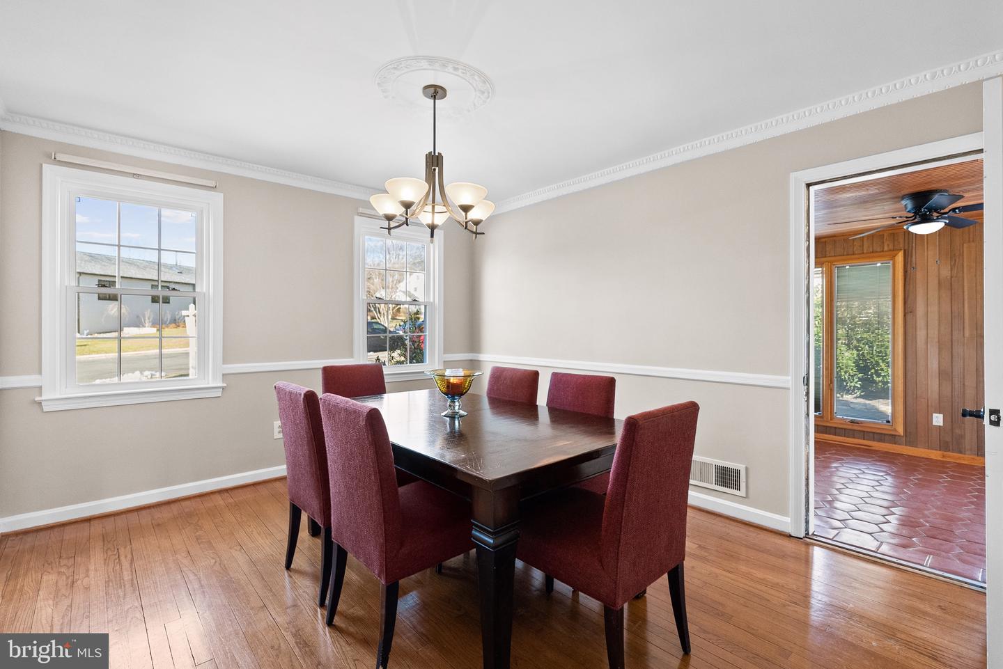 5542 18TH RD N, ARLINGTON, Virginia 22205, 4 Bedrooms Bedrooms, ,3 BathroomsBathrooms,Residential,For sale,5542 18TH RD N,VAAR2069272 MLS # VAAR2069272