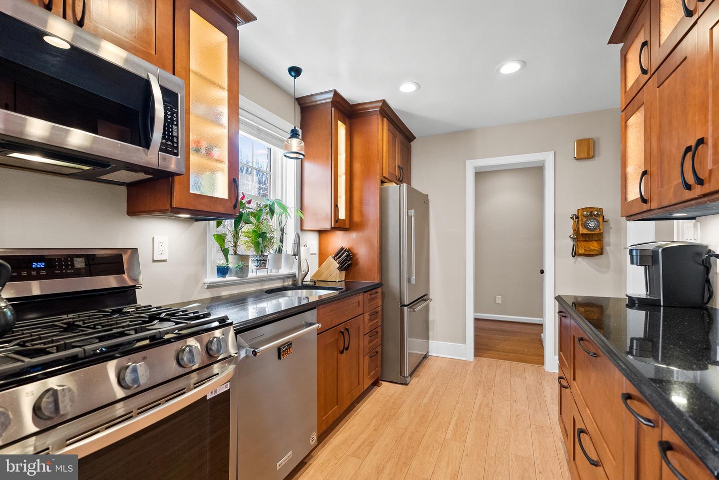 5542 18TH RD N, ARLINGTON, Virginia 22205, 4 Bedrooms Bedrooms, ,3 BathroomsBathrooms,Residential,For sale,5542 18TH RD N,VAAR2069272 MLS # VAAR2069272