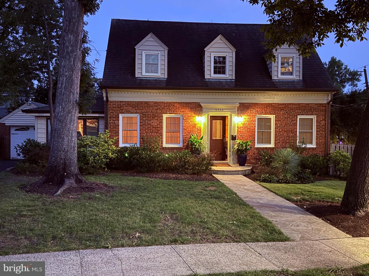 5542 18TH RD N, ARLINGTON, Virginia 22205, 4 Bedrooms Bedrooms, ,3 BathroomsBathrooms,Residential,For sale,5542 18TH RD N,VAAR2069272 MLS # VAAR2069272