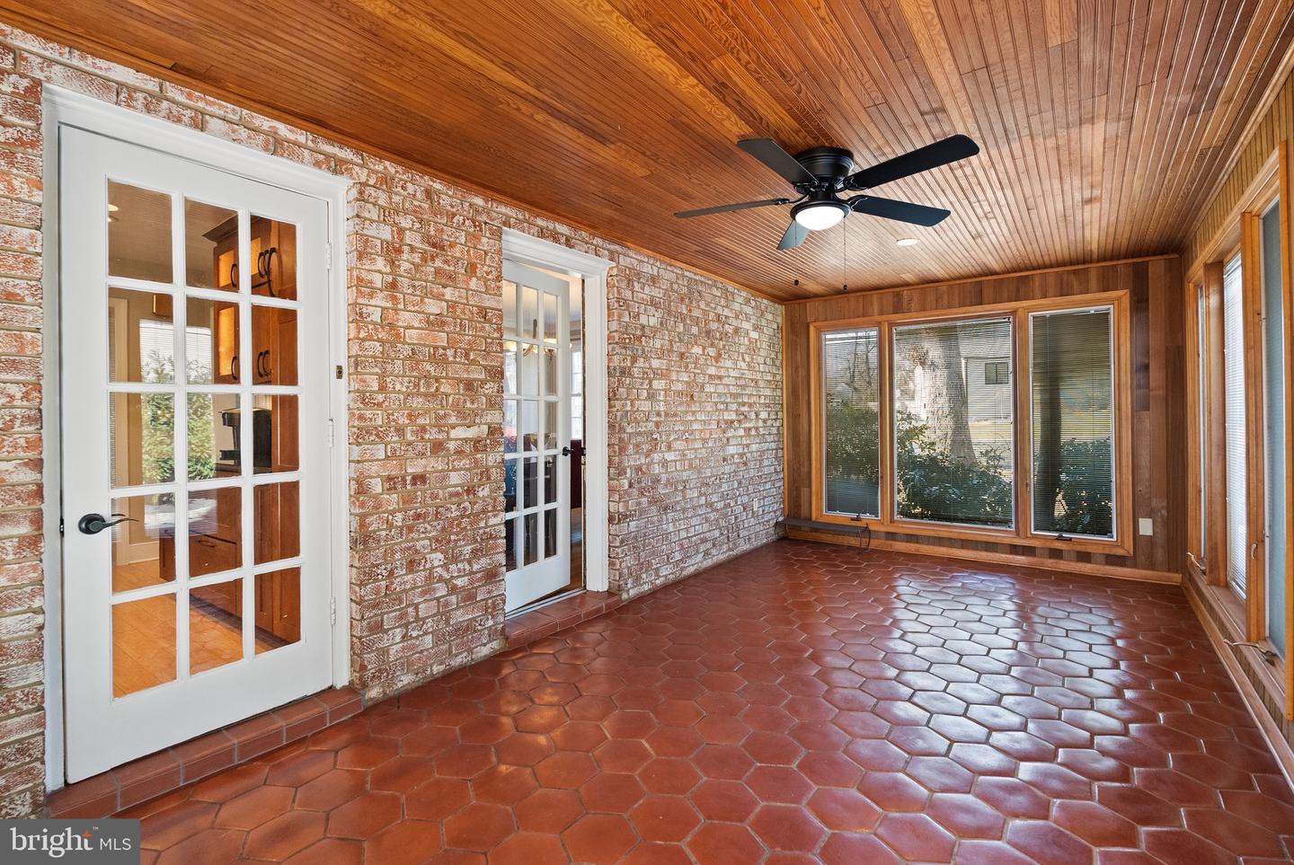 5542 18TH RD N, ARLINGTON, Virginia 22205, 4 Bedrooms Bedrooms, ,3 BathroomsBathrooms,Residential,For sale,5542 18TH RD N,VAAR2069272 MLS # VAAR2069272