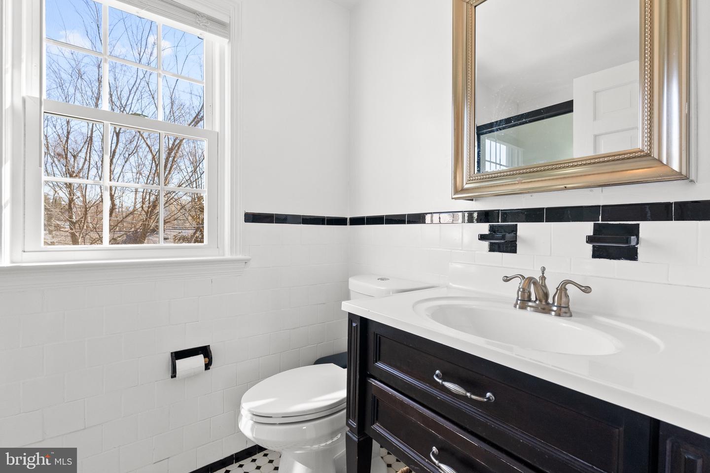 5542 18TH RD N, ARLINGTON, Virginia 22205, 4 Bedrooms Bedrooms, ,3 BathroomsBathrooms,Residential,For sale,5542 18TH RD N,VAAR2069272 MLS # VAAR2069272