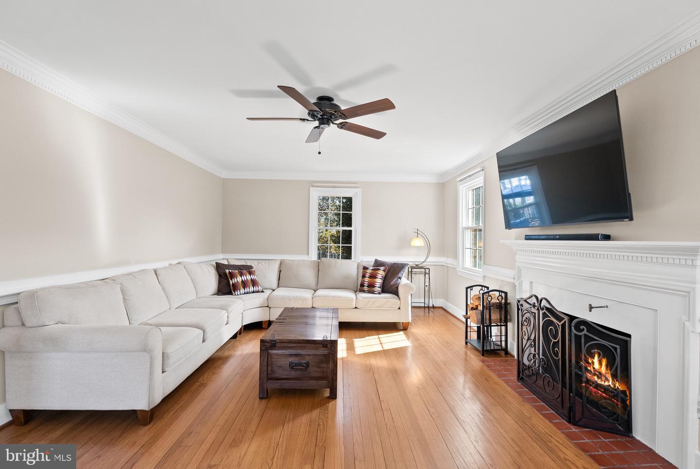 5542 18TH RD N, ARLINGTON, Virginia 22205, 4 Bedrooms Bedrooms, ,3 BathroomsBathrooms,Residential,For sale,5542 18TH RD N,VAAR2069272 MLS # VAAR2069272