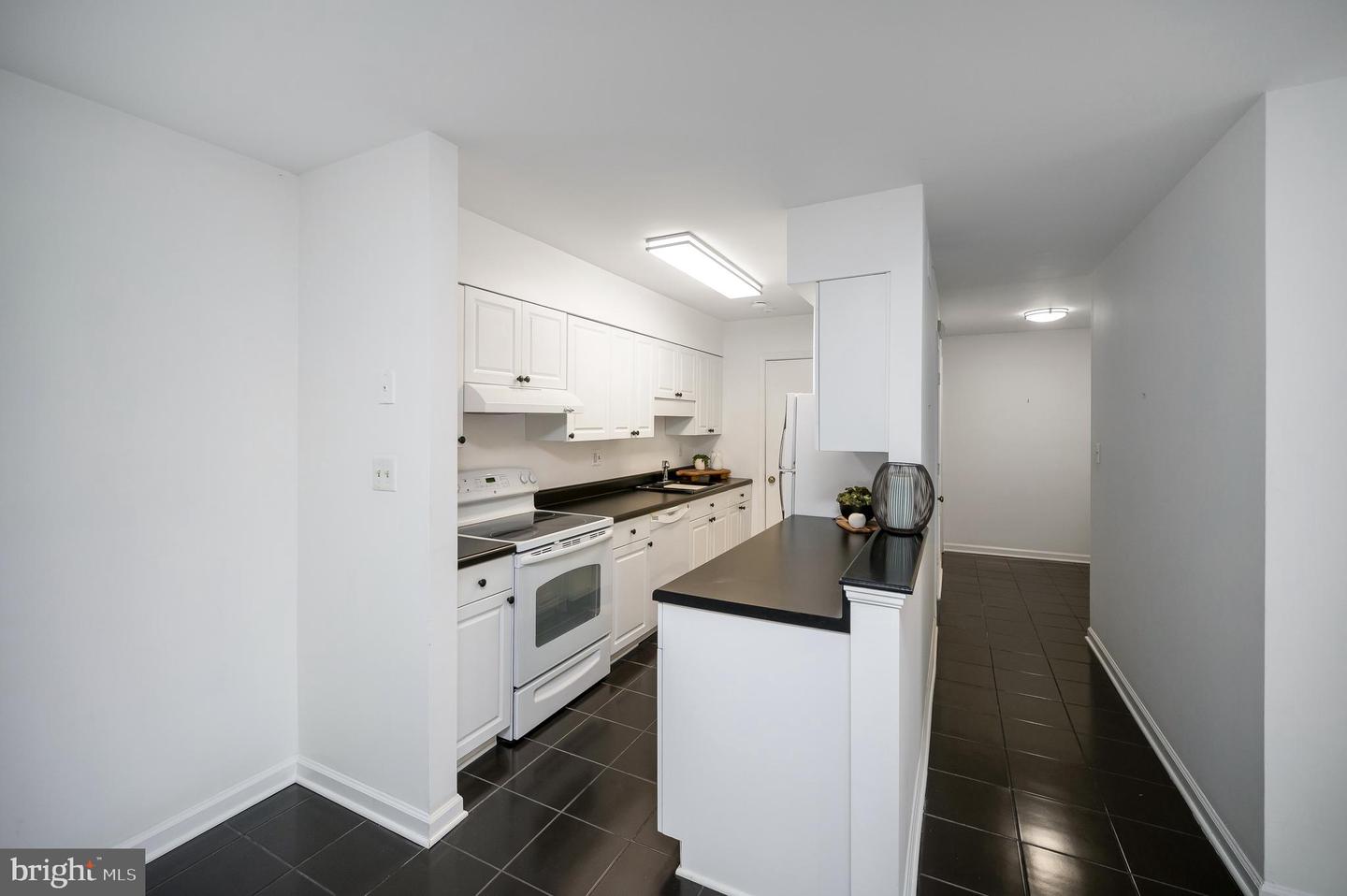 5902-B QUEENSTON ST #505, SPRINGFIELD, Virginia 22152, 2 Bedrooms Bedrooms, ,1 BathroomBathrooms,Residential,For sale,5902-B QUEENSTON ST #505,VAFX2292676 MLS # VAFX2292676