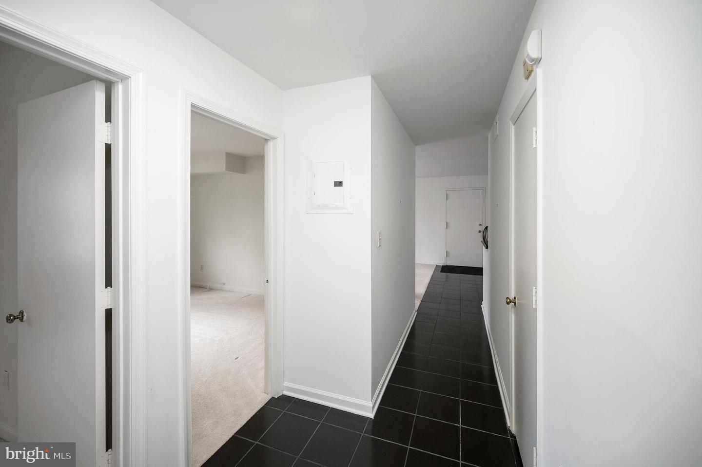 5902-B QUEENSTON ST #505, SPRINGFIELD, Virginia 22152, 2 Bedrooms Bedrooms, ,1 BathroomBathrooms,Residential,For sale,5902-B QUEENSTON ST #505,VAFX2292676 MLS # VAFX2292676