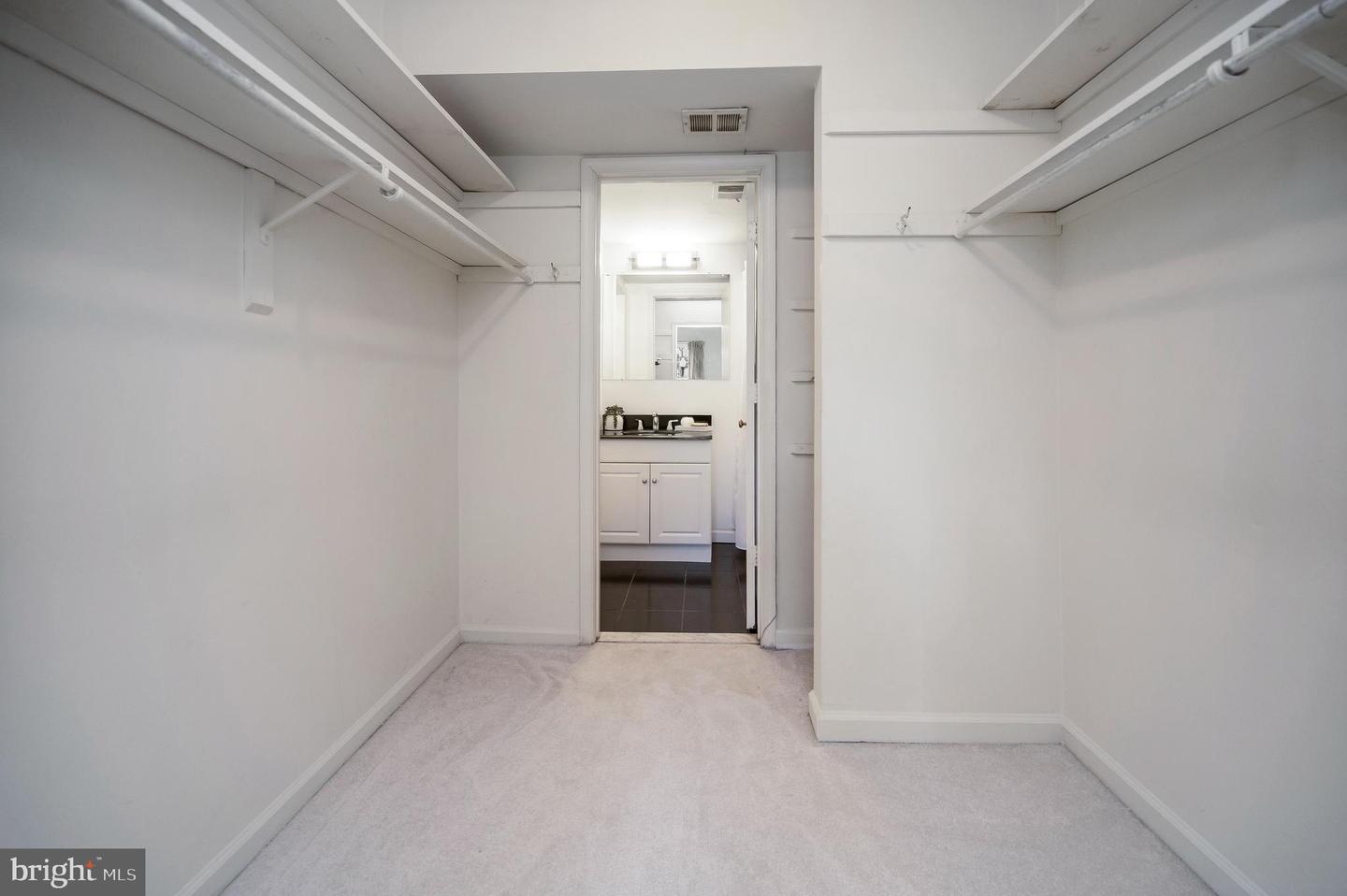 5902-B QUEENSTON ST #505, SPRINGFIELD, Virginia 22152, 2 Bedrooms Bedrooms, ,1 BathroomBathrooms,Residential,For sale,5902-B QUEENSTON ST #505,VAFX2292676 MLS # VAFX2292676