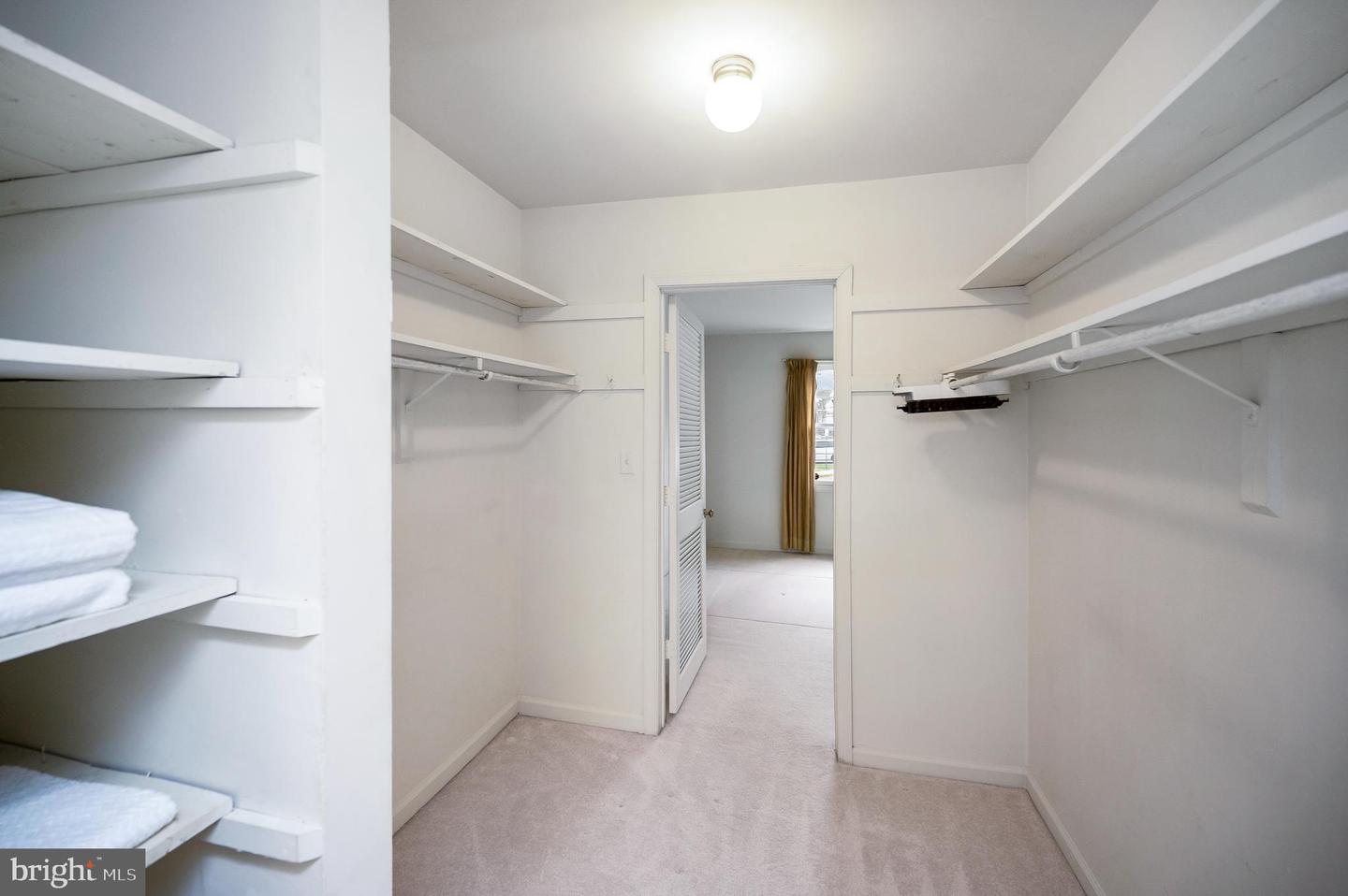 5902-B QUEENSTON ST #505, SPRINGFIELD, Virginia 22152, 2 Bedrooms Bedrooms, ,1 BathroomBathrooms,Residential,For sale,5902-B QUEENSTON ST #505,VAFX2292676 MLS # VAFX2292676