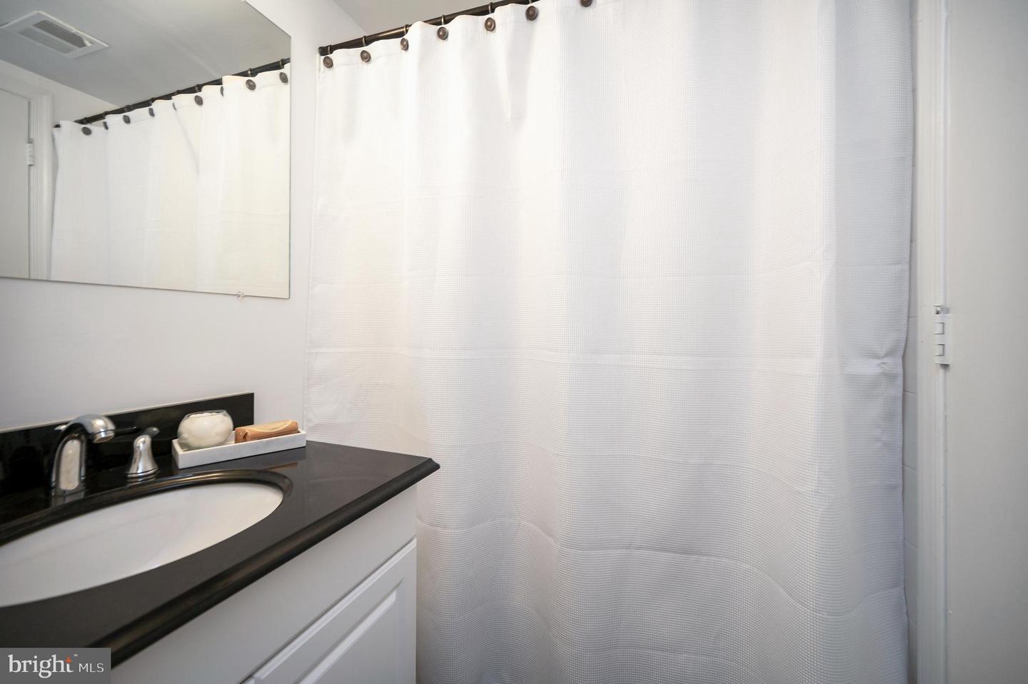 5902-B QUEENSTON ST #505, SPRINGFIELD, Virginia 22152, 2 Bedrooms Bedrooms, ,1 BathroomBathrooms,Residential,For sale,5902-B QUEENSTON ST #505,VAFX2292676 MLS # VAFX2292676