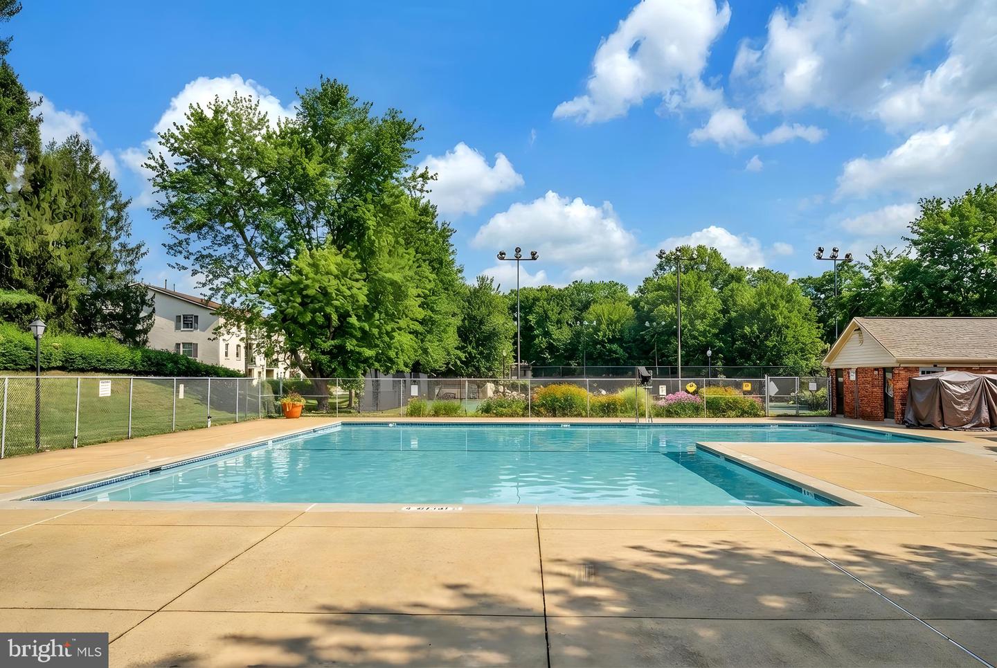 5902-B QUEENSTON ST #505, SPRINGFIELD, Virginia 22152, 2 Bedrooms Bedrooms, ,1 BathroomBathrooms,Residential,For sale,5902-B QUEENSTON ST #505,VAFX2292676 MLS # VAFX2292676