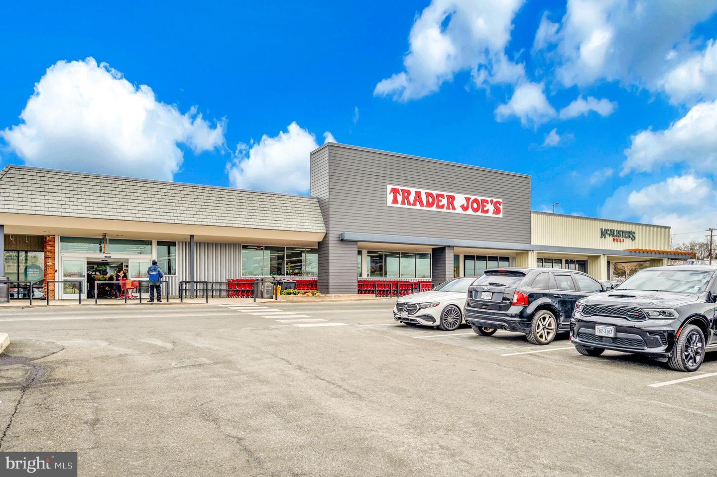 5902-B QUEENSTON ST #505, SPRINGFIELD, Virginia 22152, 2 Bedrooms Bedrooms, ,1 BathroomBathrooms,Residential,For sale,5902-B QUEENSTON ST #505,VAFX2292676 MLS # VAFX2292676