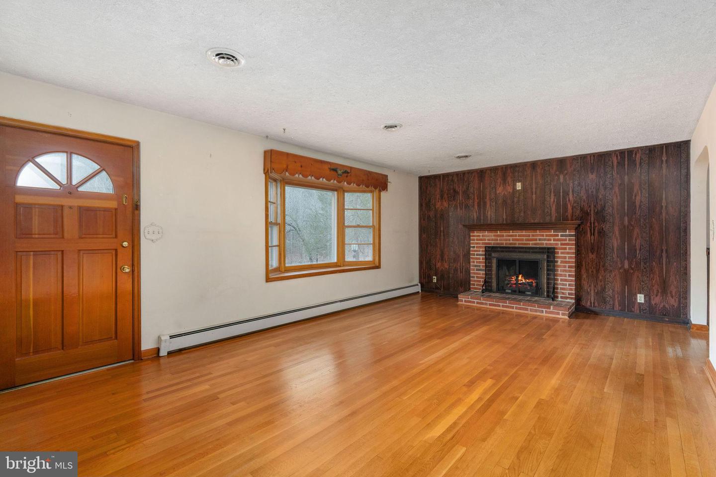 8710 THORNTON ROLLING RD, FREDERICKSBURG, Virginia 22408, 3 Bedrooms Bedrooms, 4 Rooms Rooms,1 BathroomBathrooms,Residential,For sale,8710 THORNTON ROLLING RD,VASP2039542 MLS # VASP2039542