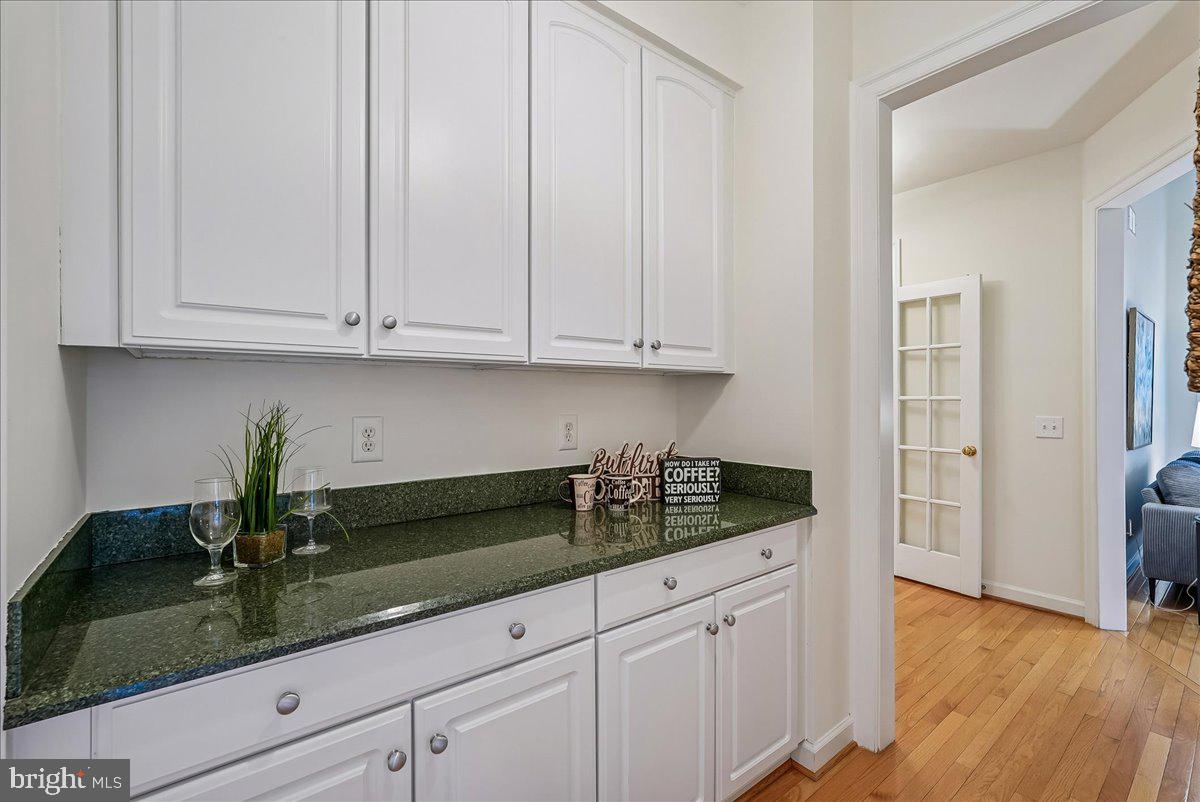 8411 BLACK STALLION PL, VIENNA, Virginia 22182, 4 Bedrooms Bedrooms, ,3 BathroomsBathrooms,Residential,For sale,8411 BLACK STALLION PL,VAFX2292694 MLS # VAFX2292694