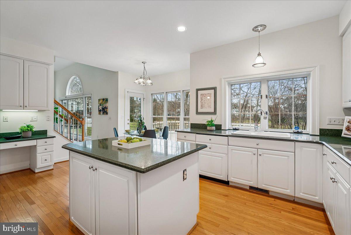 8411 BLACK STALLION PL, VIENNA, Virginia 22182, 4 Bedrooms Bedrooms, ,3 BathroomsBathrooms,Residential,For sale,8411 BLACK STALLION PL,VAFX2292694 MLS # VAFX2292694