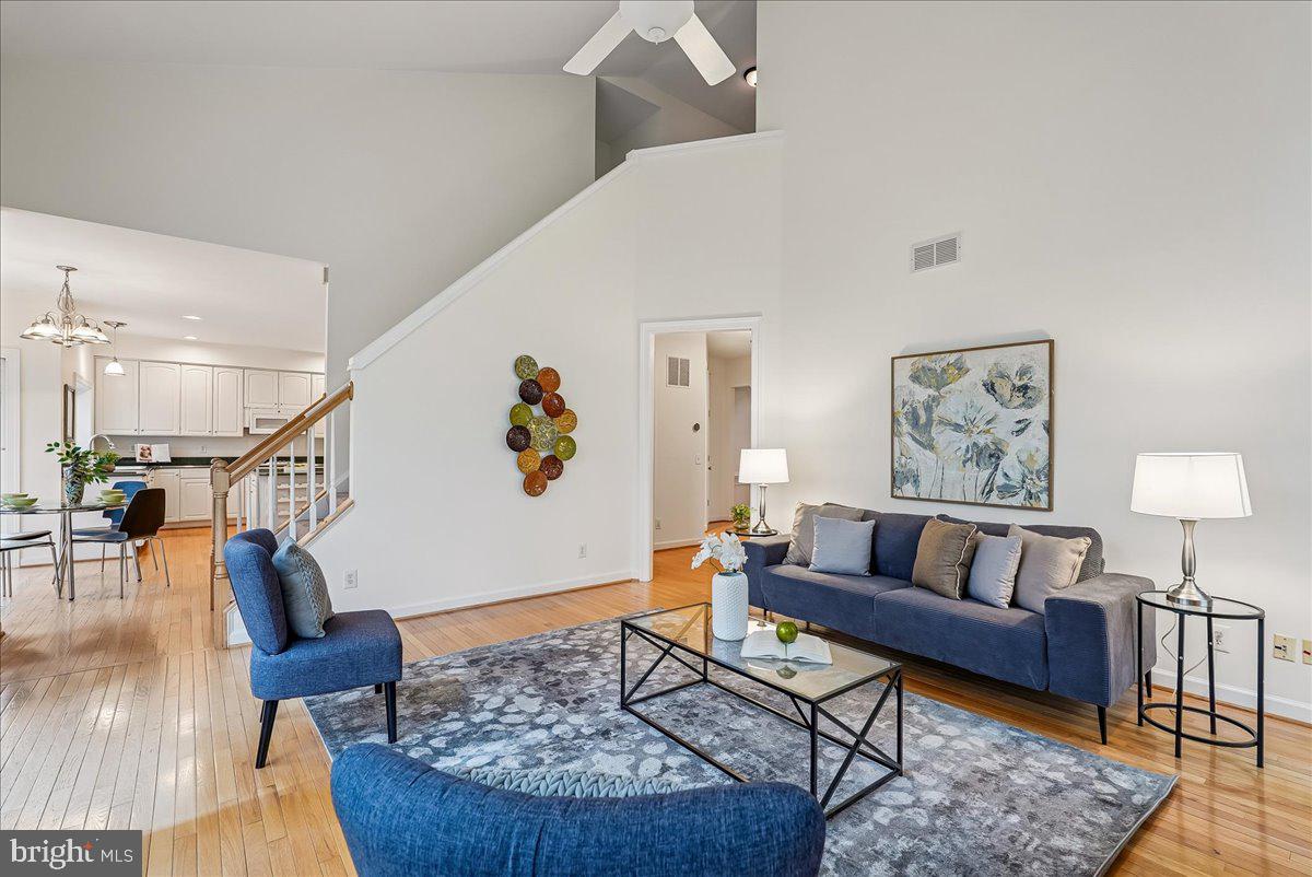 8411 BLACK STALLION PL, VIENNA, Virginia 22182, 4 Bedrooms Bedrooms, ,3 BathroomsBathrooms,Residential,For sale,8411 BLACK STALLION PL,VAFX2292694 MLS # VAFX2292694